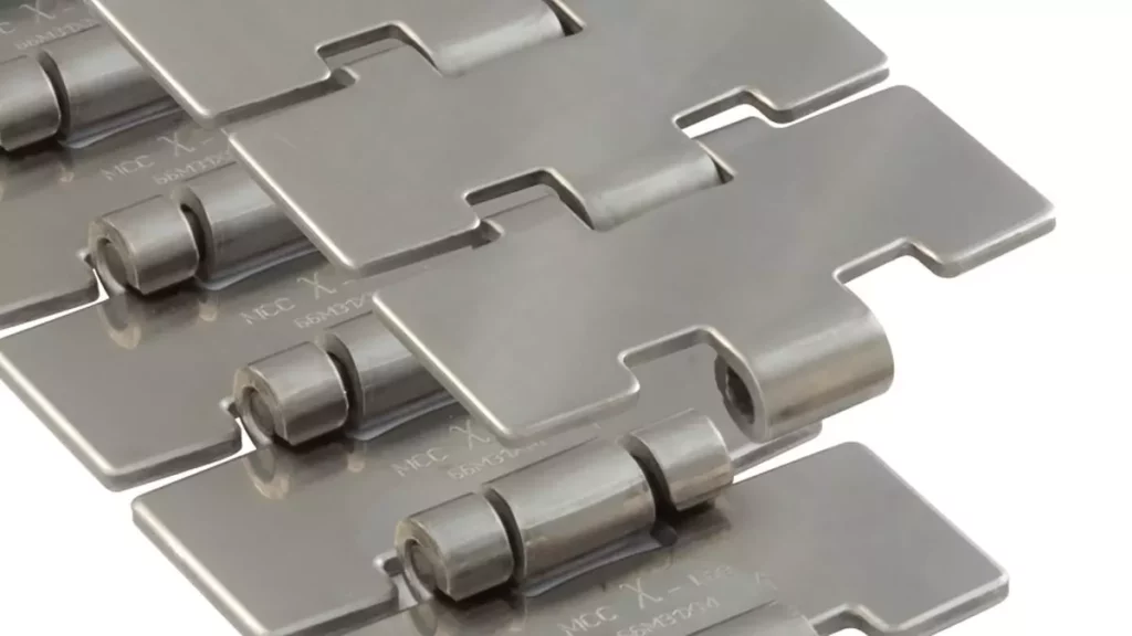 Conveyor Chain Selection: Why Stainless Steel vs Plastic Tabletop Matters for Your Bottling Line